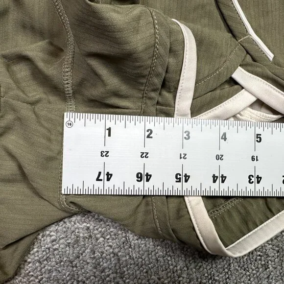 Hylete Olive Green Cream White Scalloped Running Short Women's Size Small - Picture 4 of 6